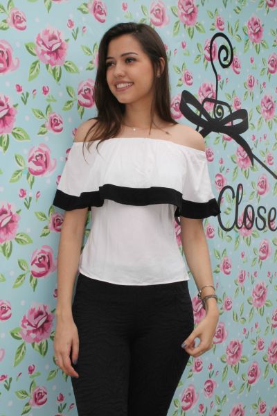 Blusa ciganinha preta e branca